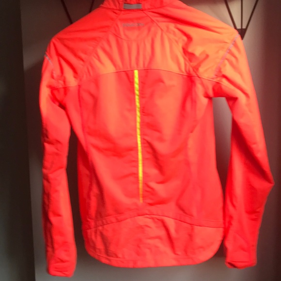 saucony nomad jacket